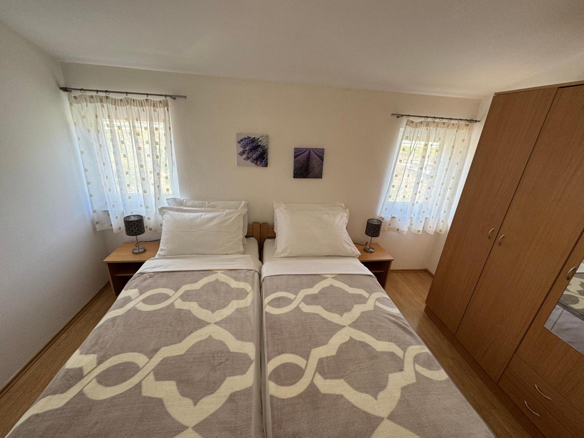 Apartment Pirun Baska  Bagian luar foto